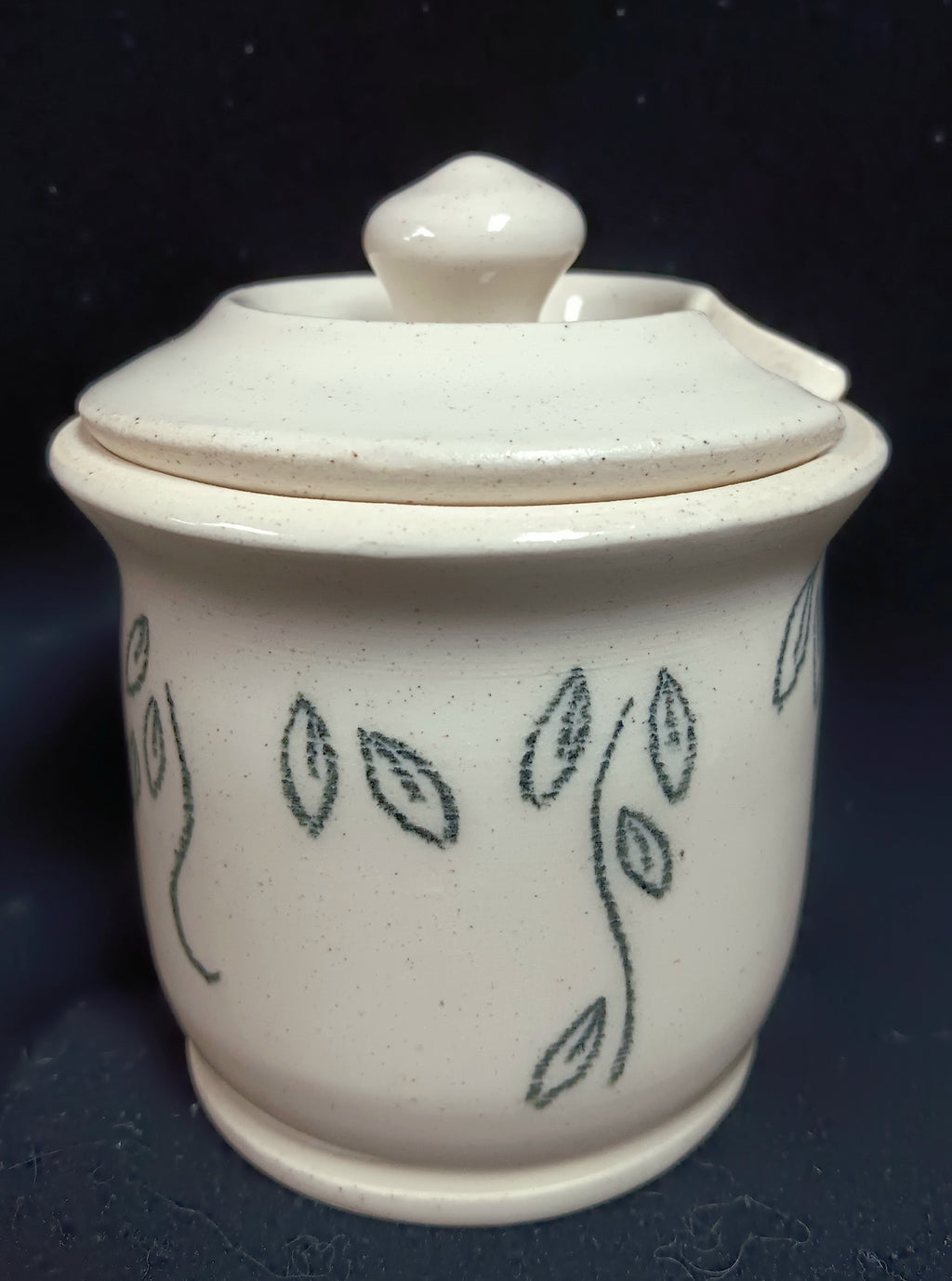 Lidded Pot 1 with leaf/vine