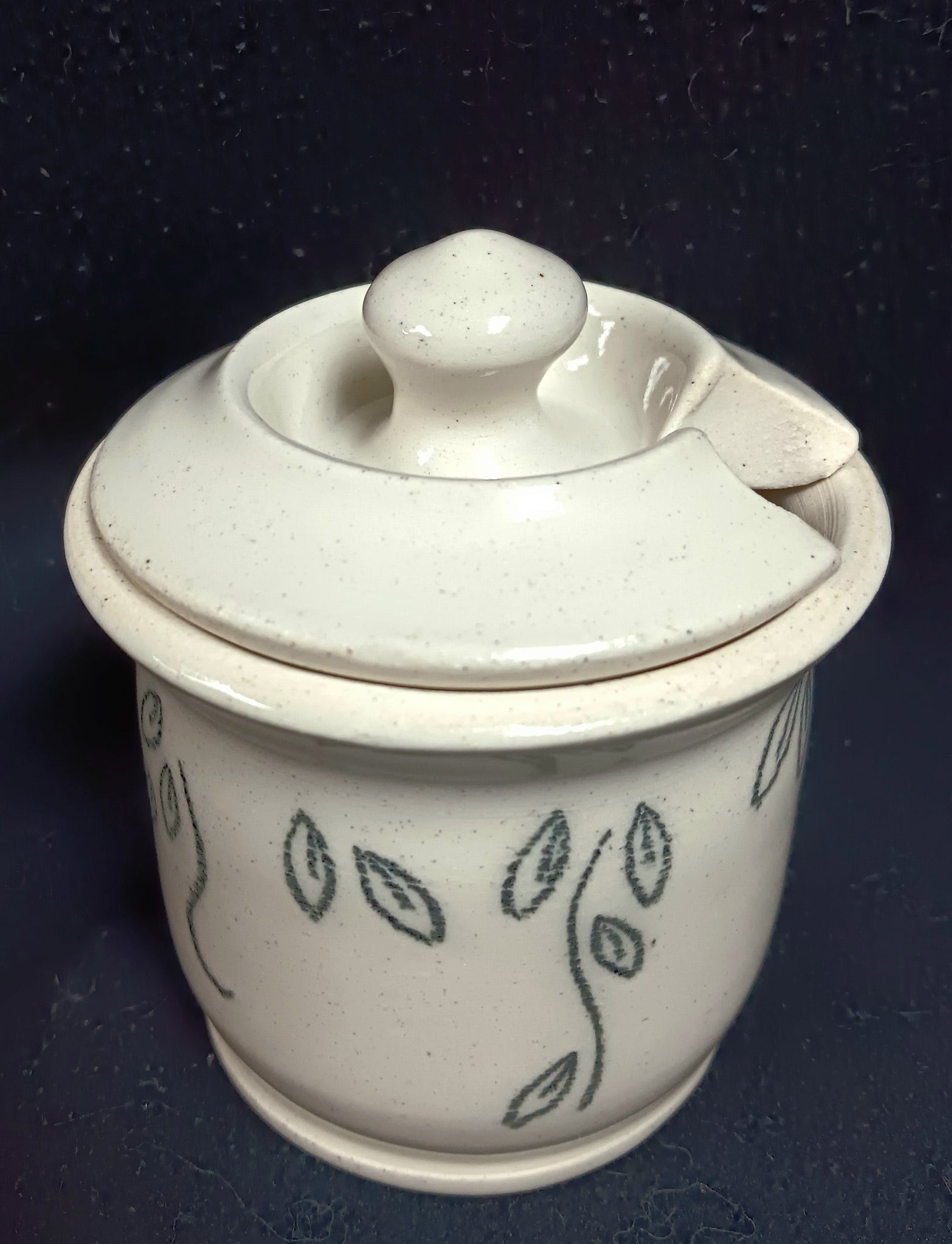 Lidded Pot 1 with leaf/vine