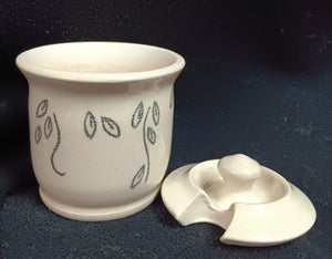 Lidded Pot 1 with leaf/vine