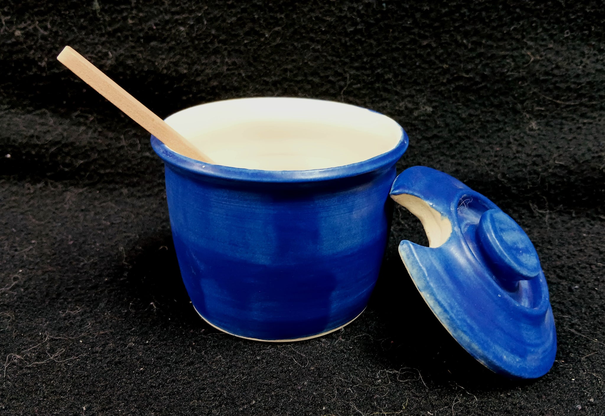 Lidded pot