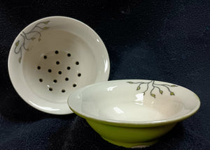 Berry Bowl 3 (Mini Colander) & Dish