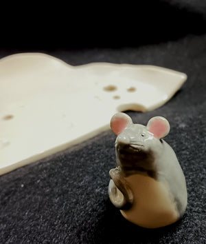 Decorative "cheese" plate & Mouse