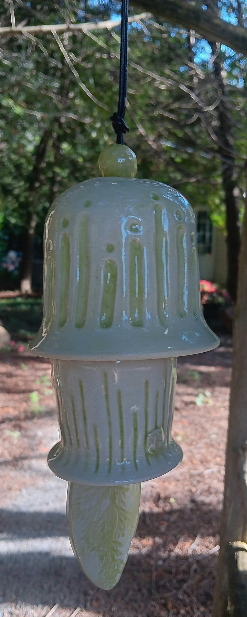 Garden: Bell (Double), Leaf clapper