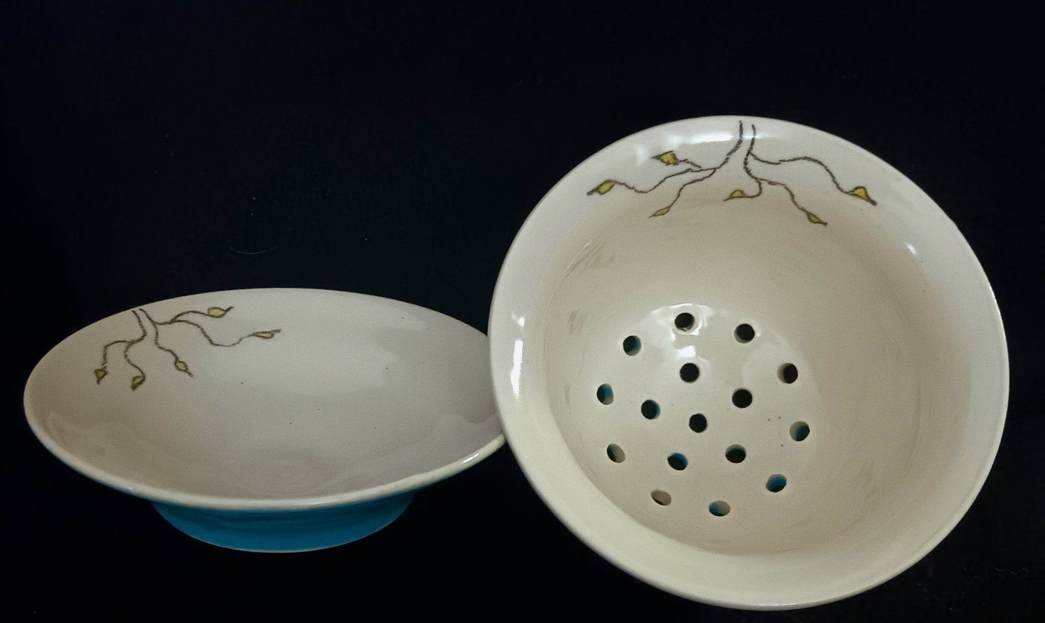 Kitchen: Berry Bowl (Mini Colander) & Dish - 1