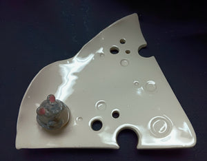 Decorative "cheese" plate & Mouse