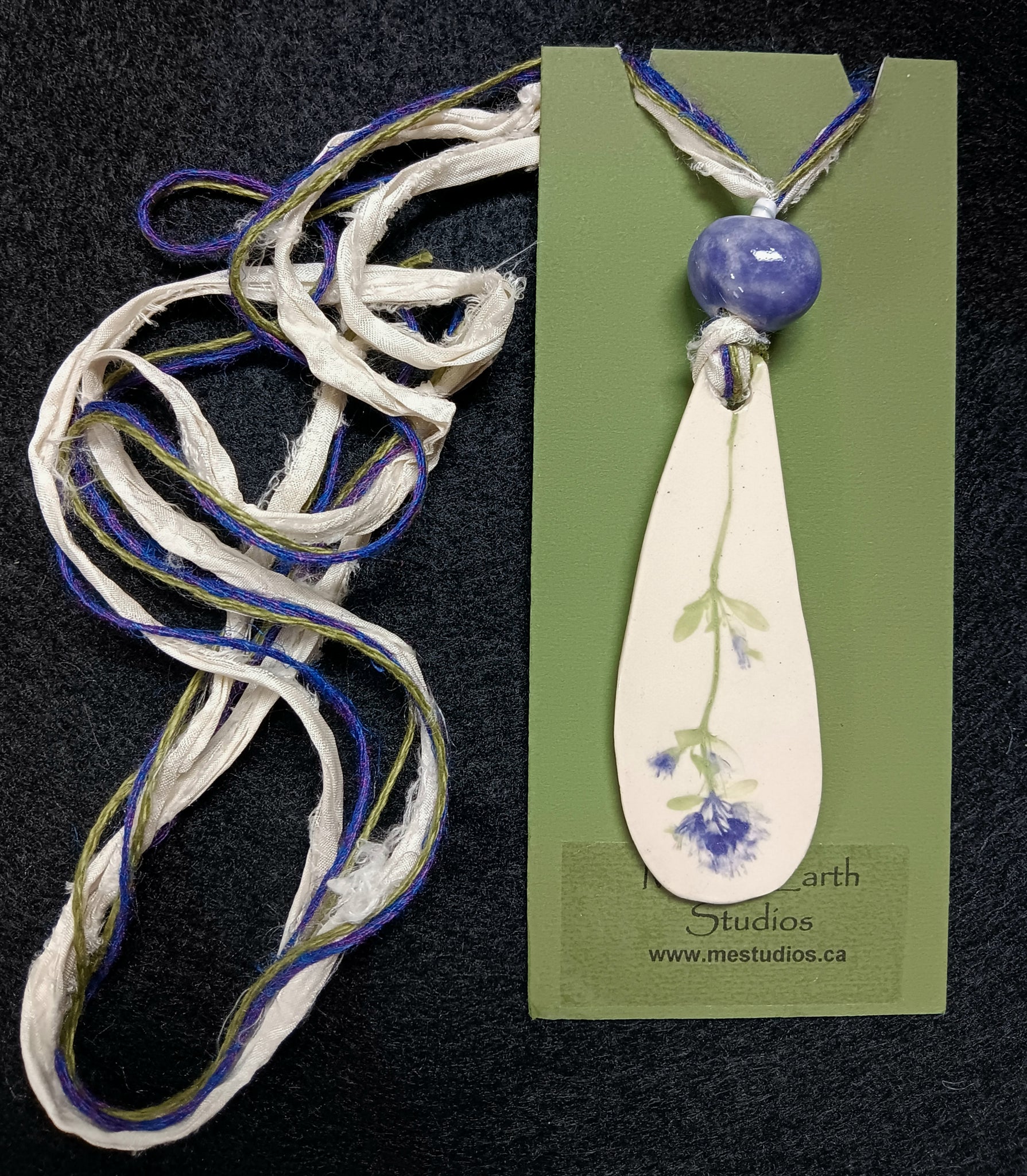 Pendant, with silk tie-up 2