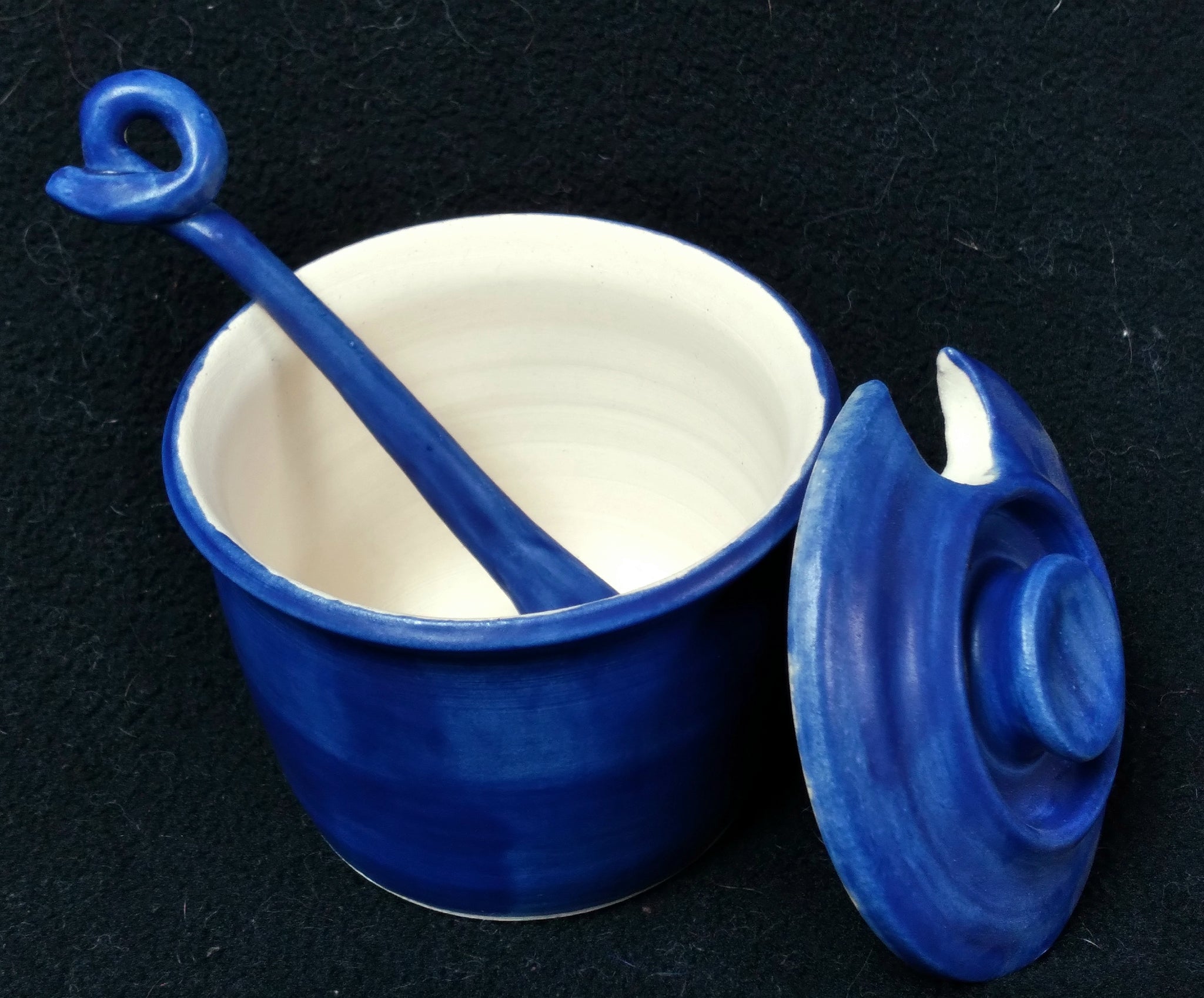 Lidded pot ~ Salt Piglet